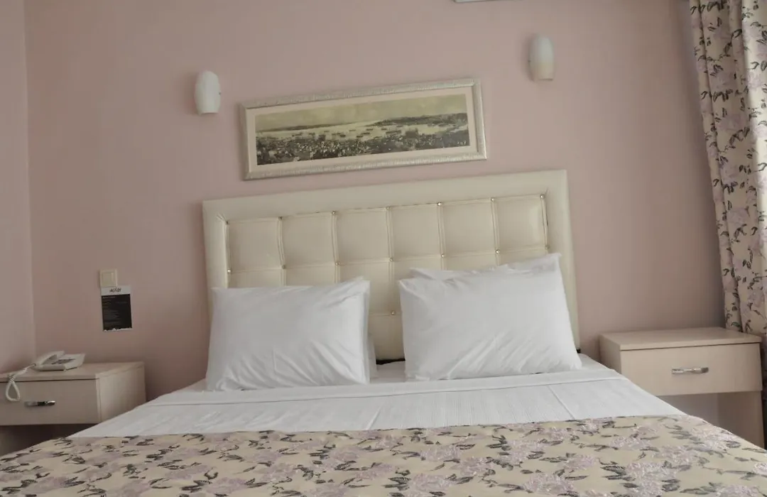 Huxley Hotel And Aparts Old City-1