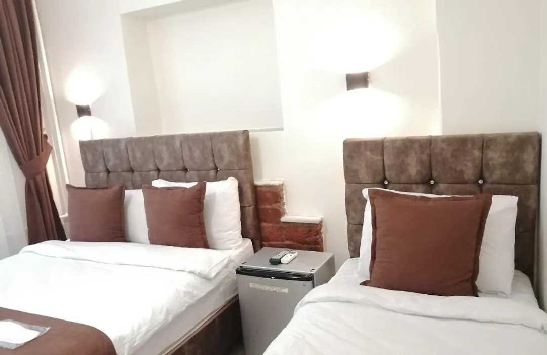 Dos Hermanos Hotel-1