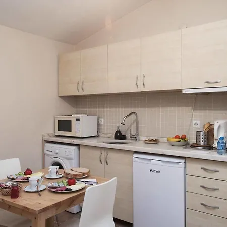 Gen Suites Pera-3