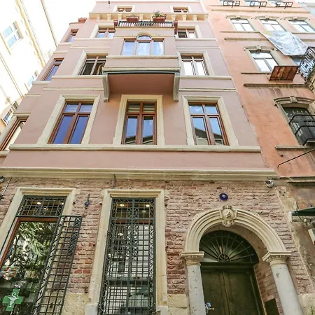 No 8 Galata-3
