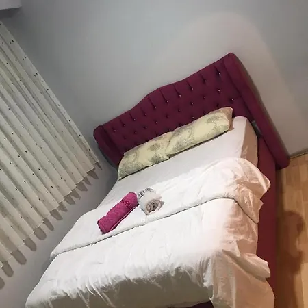 Hygienic Budget Accommodation Central 40 50 Square Meters With Garden-2