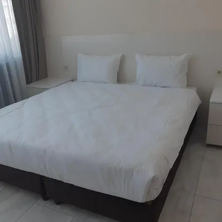 Mia Suite-3
