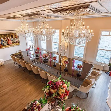 Luxurious Waterfront Mansion With Amazing Bosphorus View-3