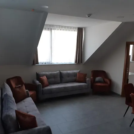 Mia Suite-2