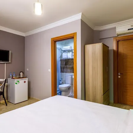 Senior Pera Suites-3