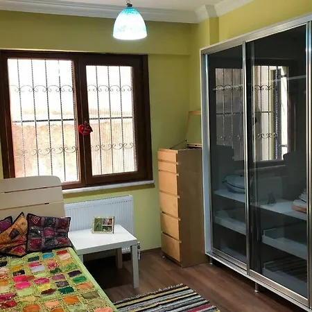Comfy 3 Room House With Garden-3