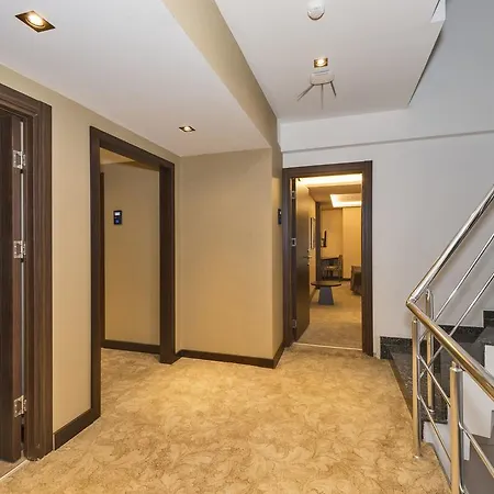 Hotel Romeo-3
