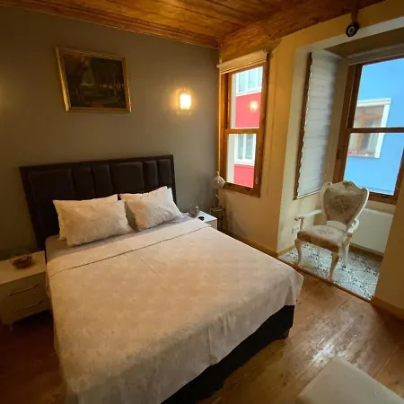 Orange Triplex House Balat-3