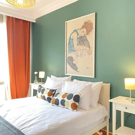 Lovely Flat With Central Location In Fatih-2