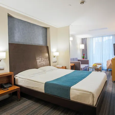 Housez Suites & Apartments Special Class-2