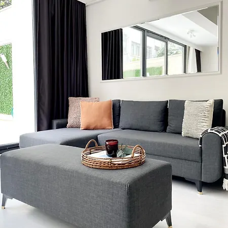 Modern And Beautiful Apartment Close The City Center-2