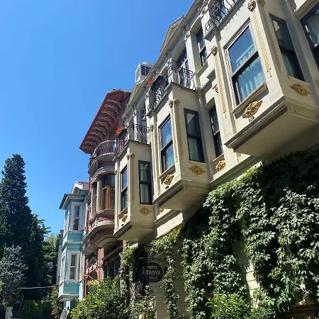 Istanbul Old City Colorful Houses Balat Petrion Hotel-2