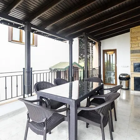 Remarkable Villa Close To Beach With Pool In Sile-3