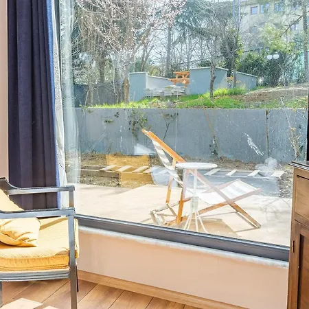 Peaceful Detached House With Garden In Besiktas-3