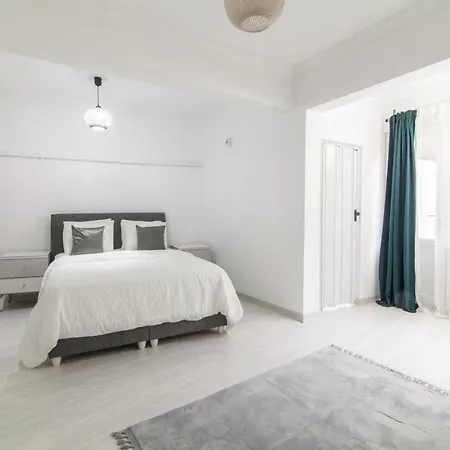 Sleek House With A Lovely Terrace In Besiktas-2