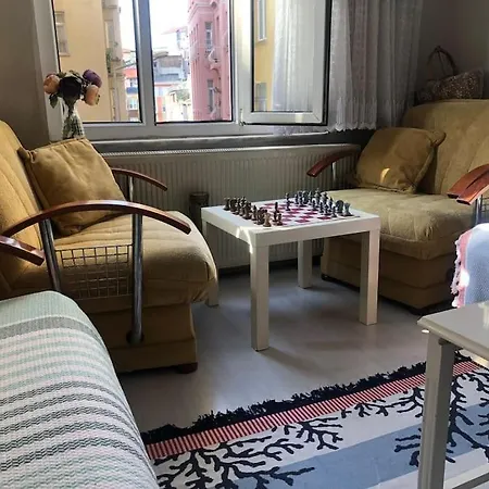 Cihangir 2 Yatak Odali 6 Kisilik Bueyuek Daire-3