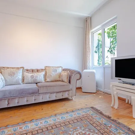 Authentic Flat 750 M To Taksim Square In Beyoglu-3