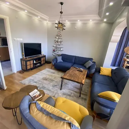 Kış Bahçeli Havuzlu Full Eşyalı Villa-2