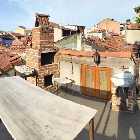 Historic House Surrounded By Attractions In Balat-3