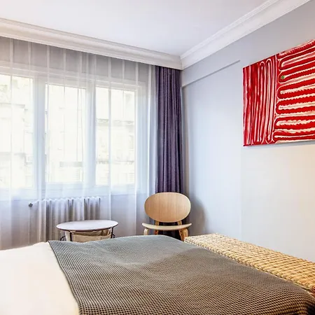 Gorgeous Flat With Lovely Balcony In Nisantasi-2