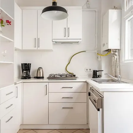 Exquisite Flat Near Bagdat Street In Kadikoy-2