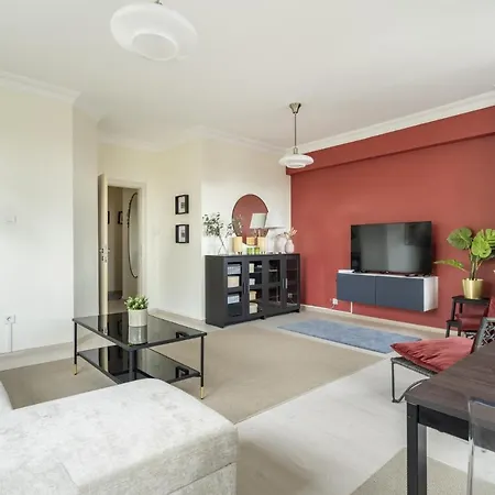 Modern Flat With Balcony On Bagdat Street-3