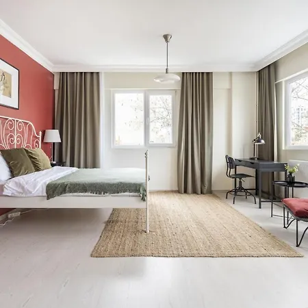 Modern Flat With Balcony On Bagdat Street-2
