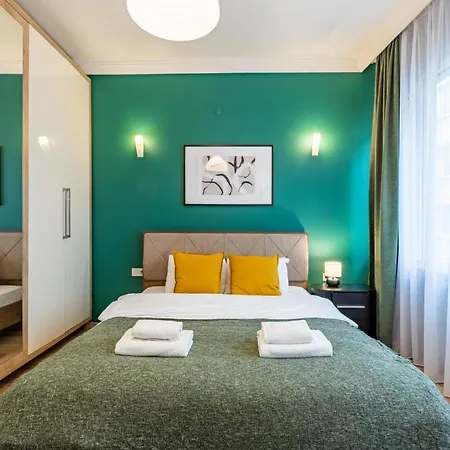 Sleek And Central Flat In Nisantasi-2