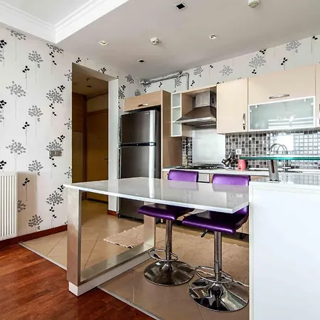Chic Flat With Kucukcekmece Lake View And Balcony-3