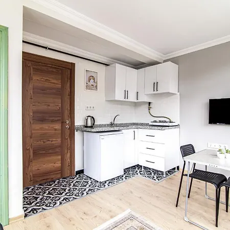Chic Apartment In Balat Fatih With Balcony-3
