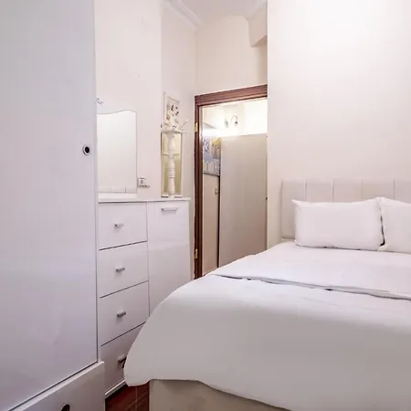 Dreamy Flat Close To Caddebostan Coast-3
