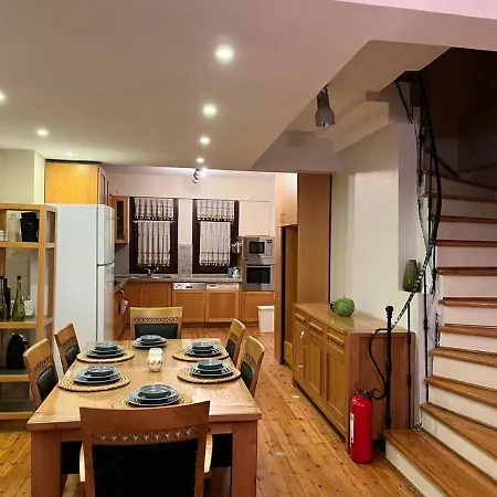 Central Villa With Terrace Near Nautilus Mall-3