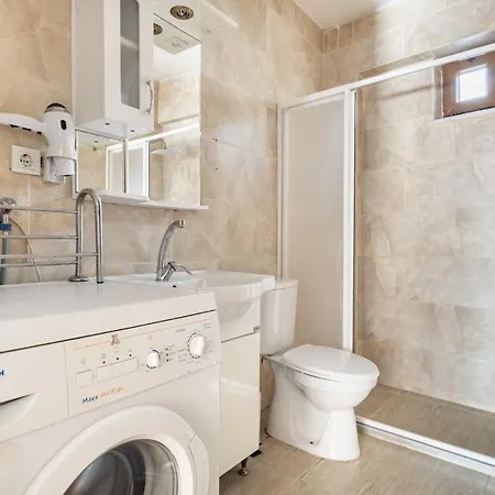 Central Flat Close To Taksim Square In Beyoglu-3