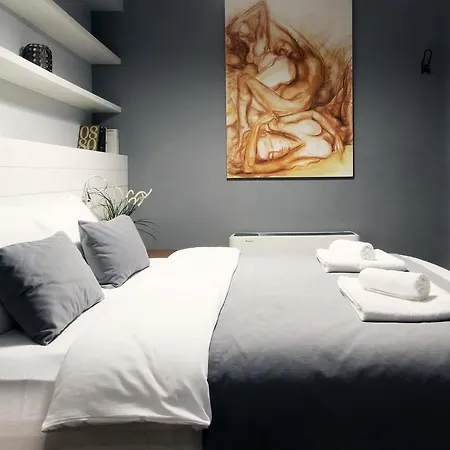 La Casa Pera Suites-2