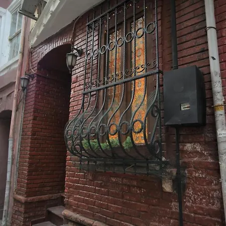 Private Room In Heart Of Taksim Square 1-3