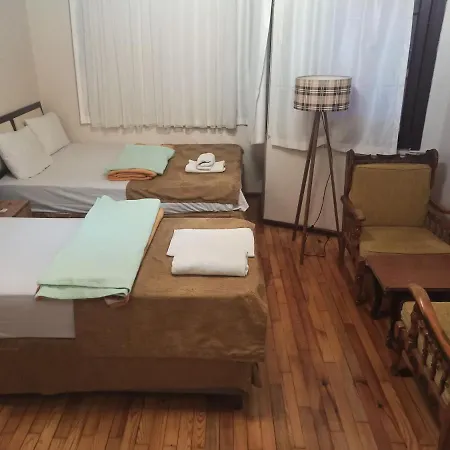 Reyna Suite-3