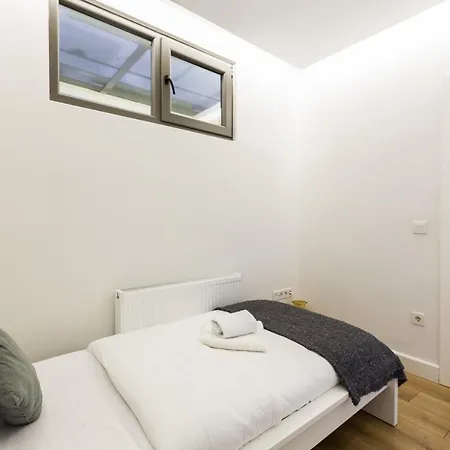 Chic, Cozy Apartment With Garden In Besiktas-3