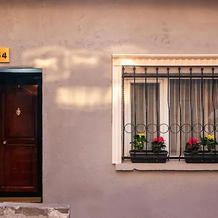 Newly Detached House 3+1 In Istanbul Kagithane-2