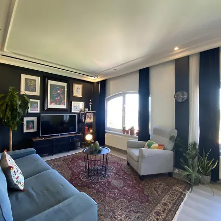 Delightful Apartment With Backyard And Bosphorus View In Uskudar-3
