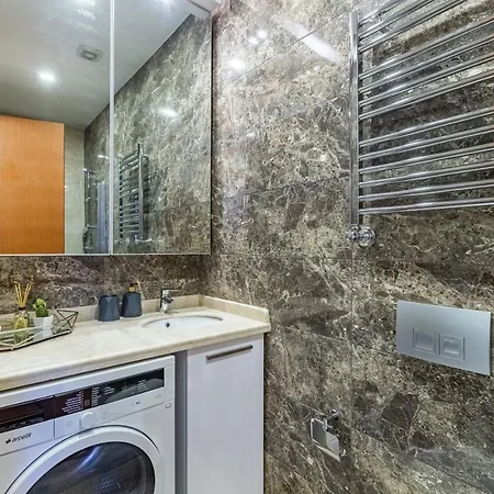 Lovely And Comfy Flat In Umraniye-2