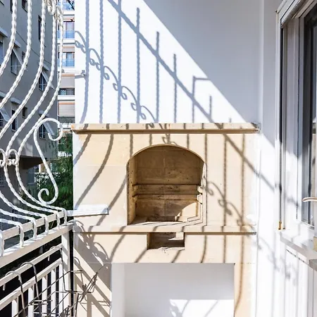 Spacious Apartment On Bagdat Street Kadikoy-2