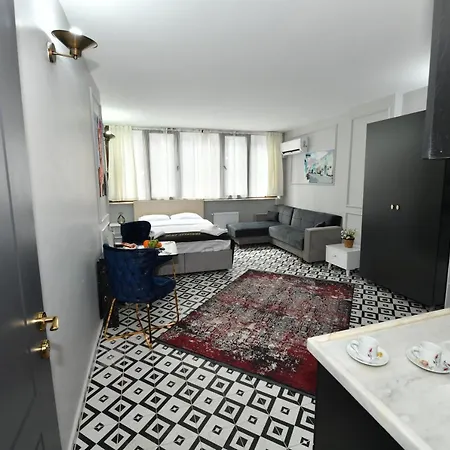 Central Luxury Apartment 32-2