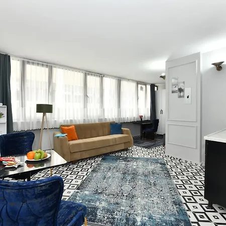 Central Suite Apartment 33-2