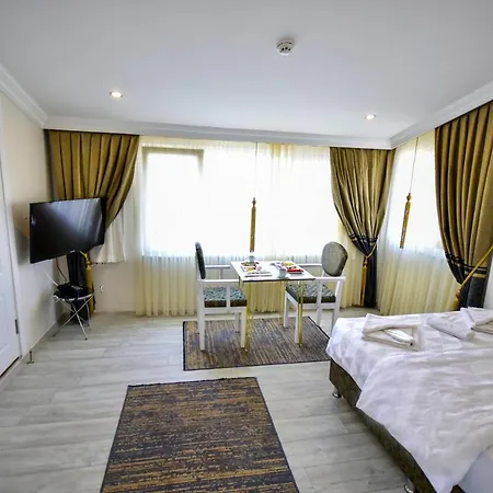Loca Suit Life Airport Hotel-2