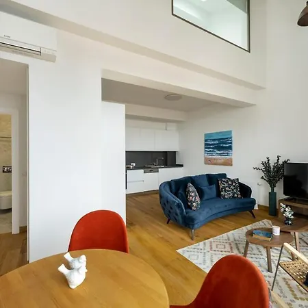Gorgeous Bright New Modern Duplex Loft Gem! #124-2
