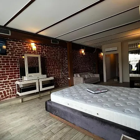 Fe Homes & Suites-3