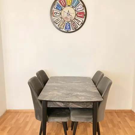 Merkezde Sessiz Ve Bahceli Ev-2