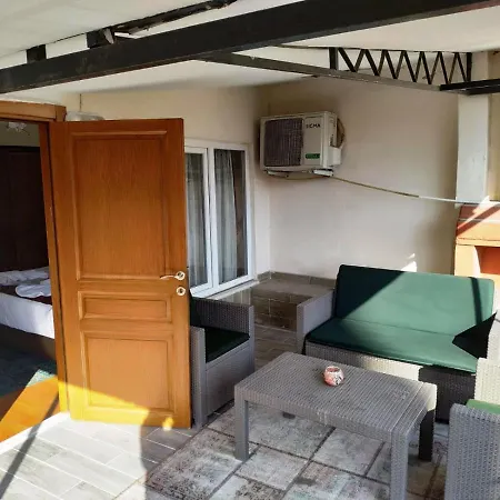 Room In Apartment - Cozy Appartment In Old City Center Up To 4 People Brillant Location-3