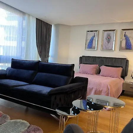 -Comfortable Living Space- Fully Equipped Apartment -Pullman Hotel-3
