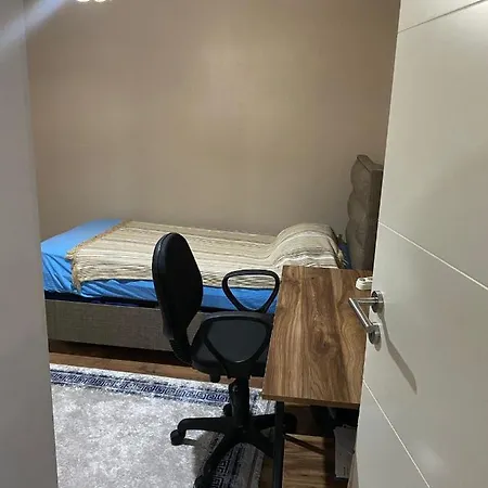 Room For Rent In Residence-3